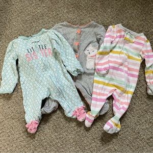 ⭐️Bundle of 3 Newborn baby girl sleepers